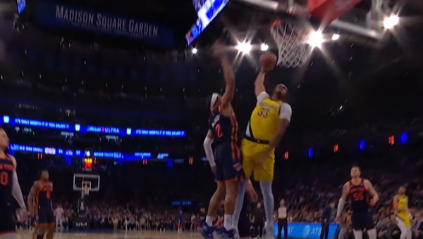 Gražiausias NBA nakties epizodas - galingas M. Turnerio dėjimas (VIDEO)
